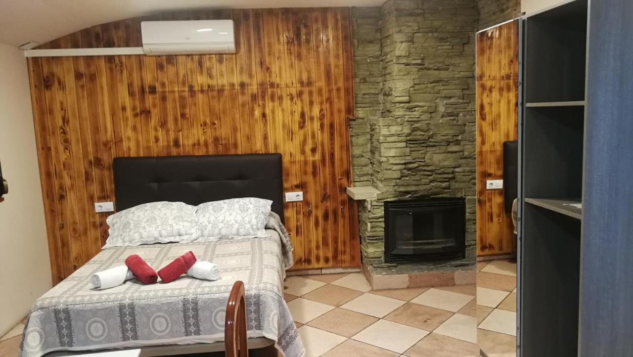 Hostal Escarla Aren 外观 照片