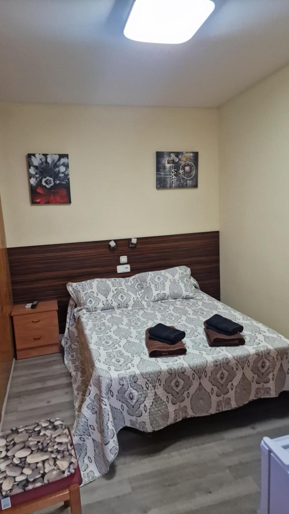 Hostal Escarla Aren 外观 照片