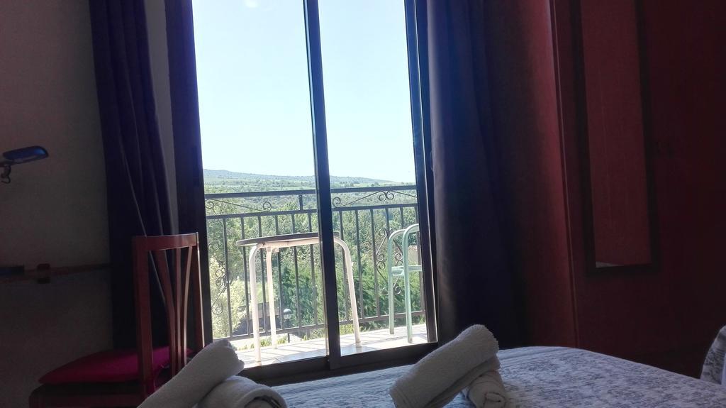 Hostal Escarla Aren 外观 照片