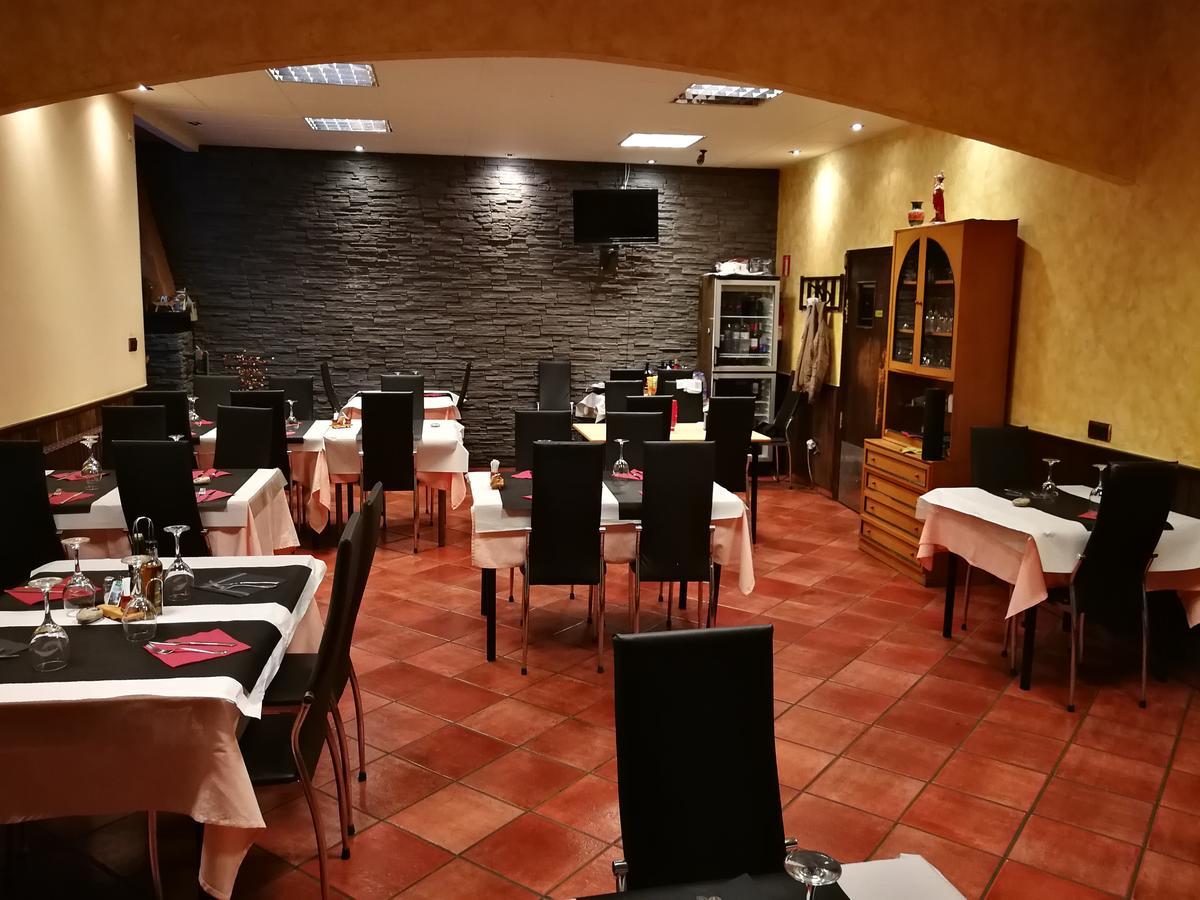 Hostal Escarla Aren 外观 照片