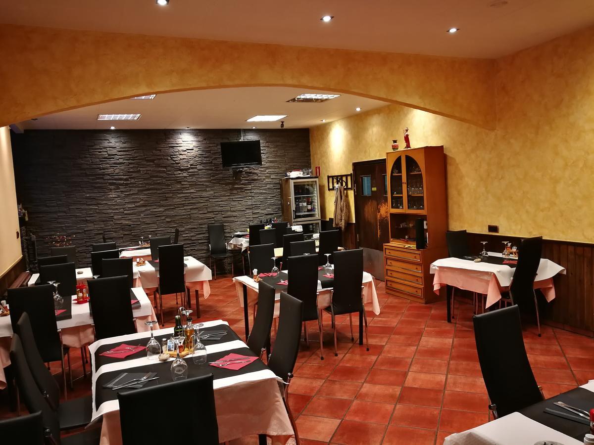 Hostal Escarla Aren 外观 照片